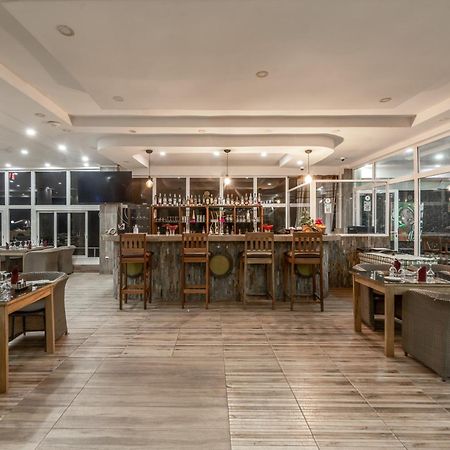 Iris Hotel Toubab Dialaw Esterno foto