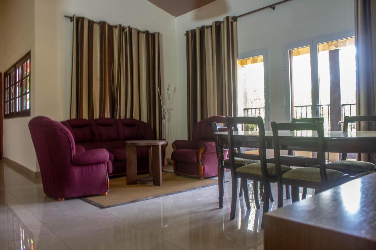 Iris Hotel Toubab Dialaw Esterno foto