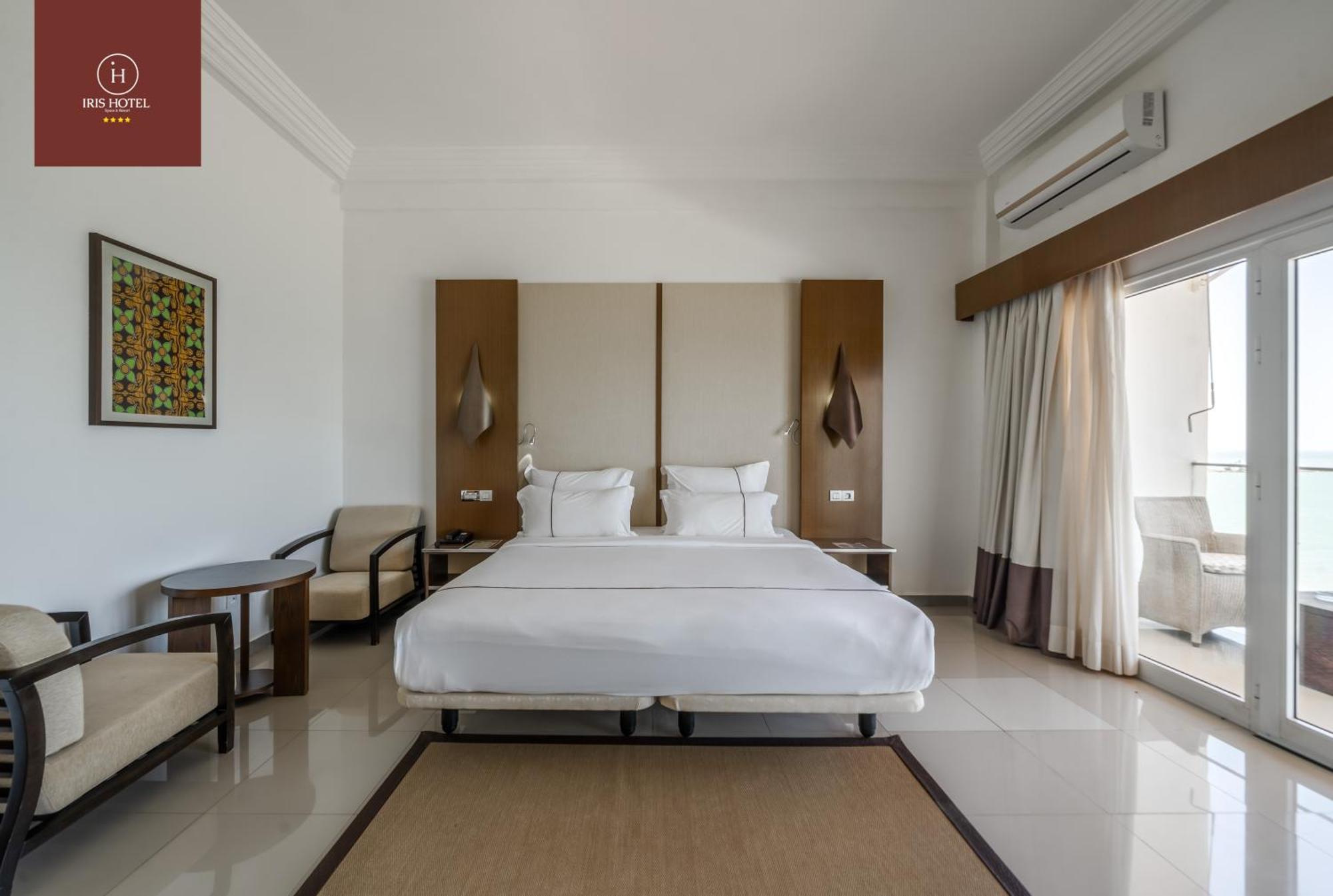 Iris Hotel Toubab Dialaw Esterno foto
