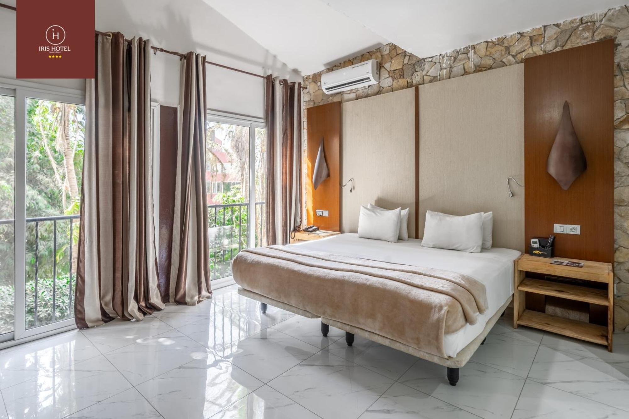 Iris Hotel Toubab Dialaw Esterno foto
