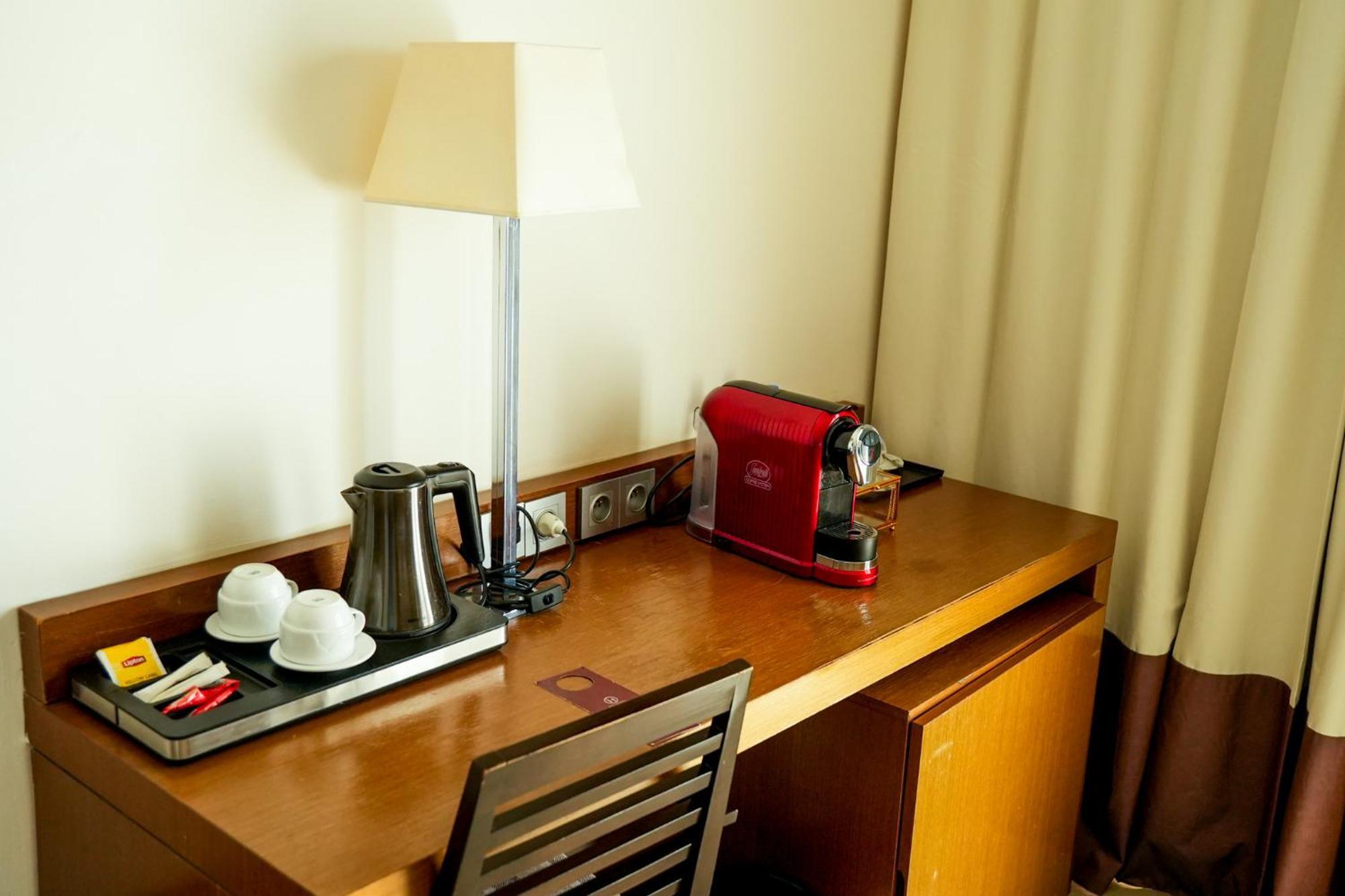 Iris Hotel Toubab Dialaw Esterno foto