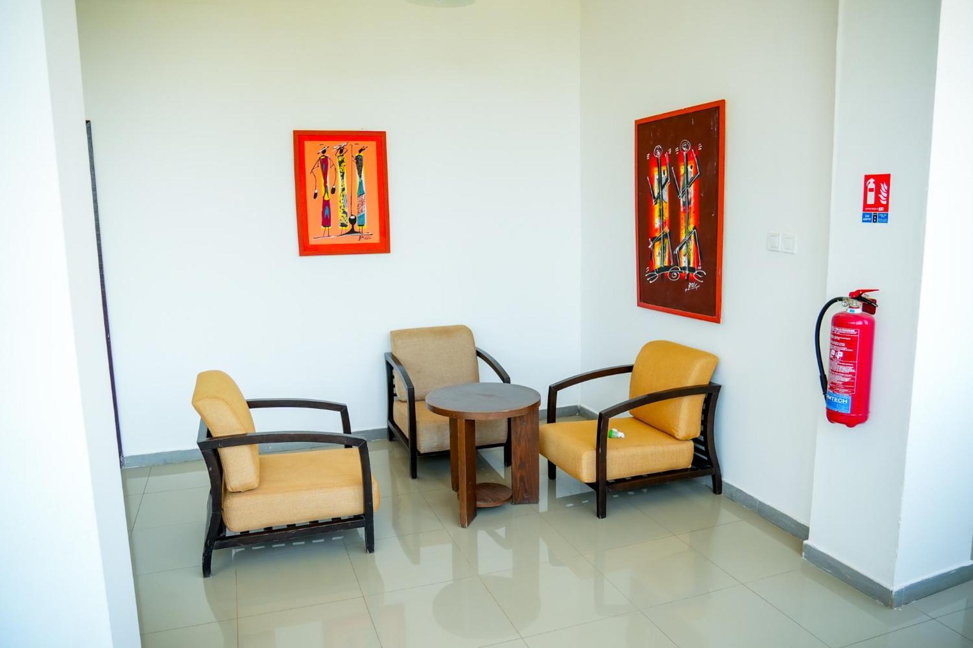 Iris Hotel Toubab Dialaw Esterno foto